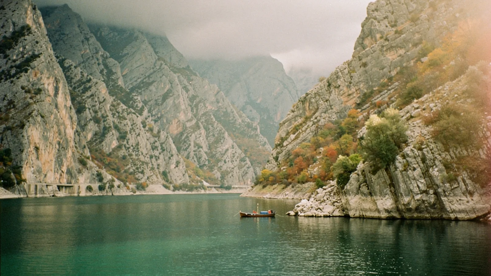 Lago Koman